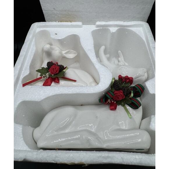 DELUXE DEER FAMILY W/CHRISTMAS BOWS TWO PIECE EARTHENWARE CENTER PIECE - Picture 5 of 10